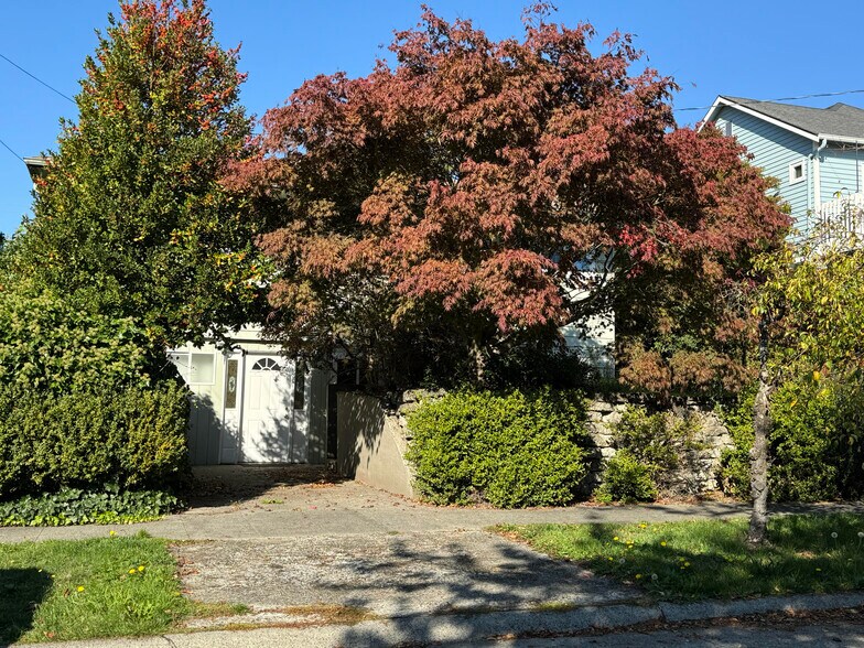 Front Outside Home - 2646 NW 64th St