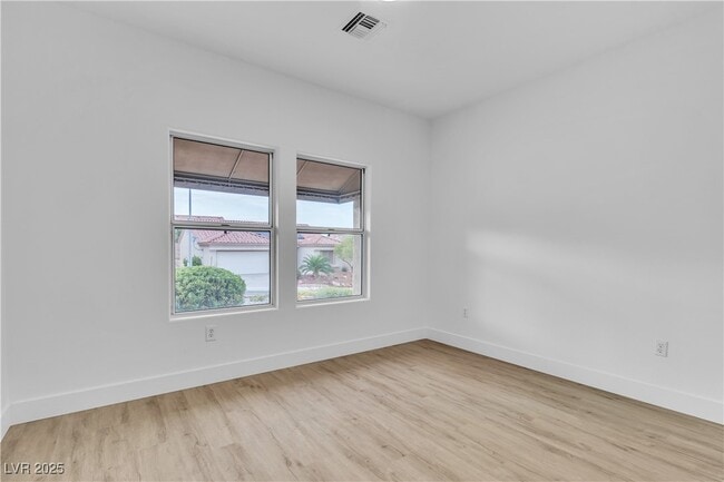 Building Photo - 10801 Clarion Ln