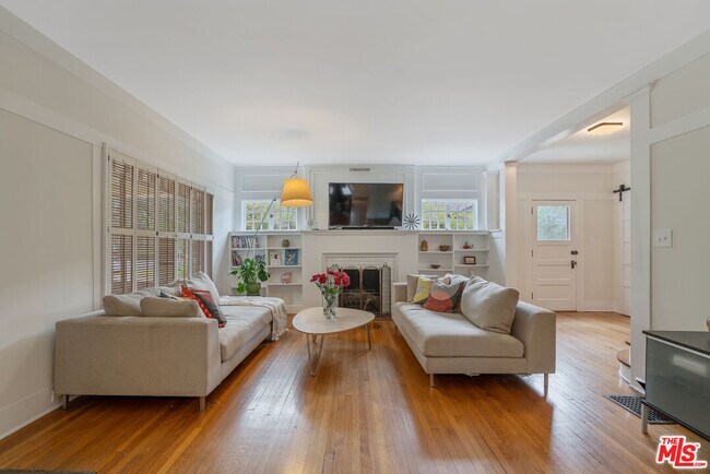 Building Photo - 655 S Hudson Ave