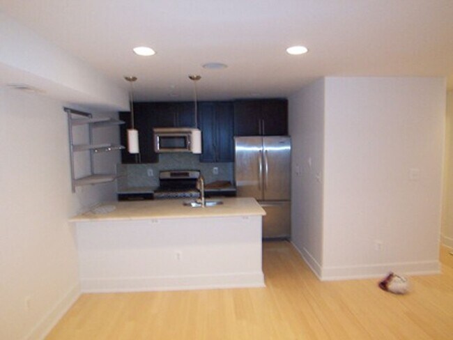 Building Photo - 2BR/2BA Apartment - Logan Circle with priv...