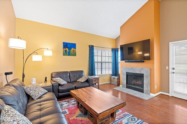 Building Photo - 6414 N Tierra De Las Catalinas