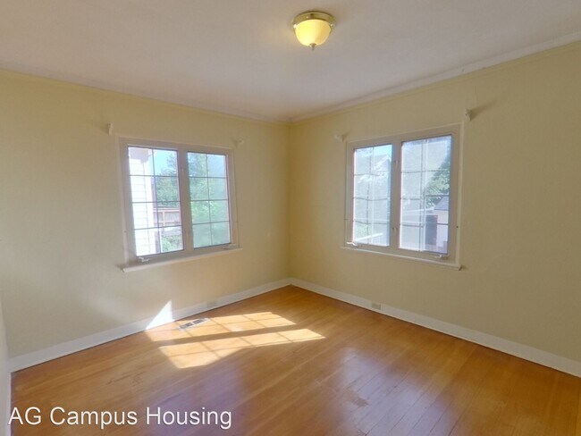 Building Photo - 5 br, 2 bath House - 1993 Onyx St.
