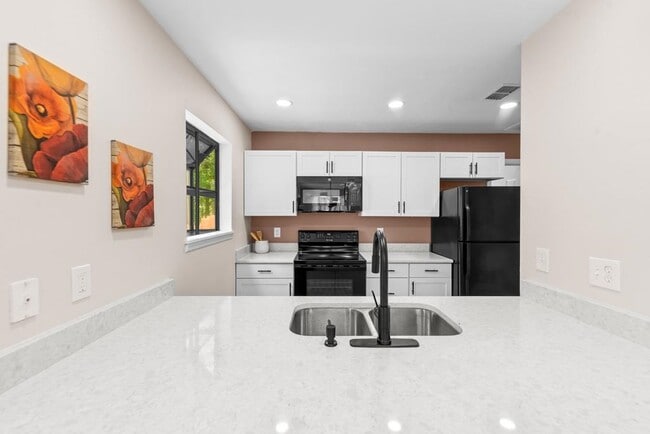 Building Photo - 3557 Sedona Loop