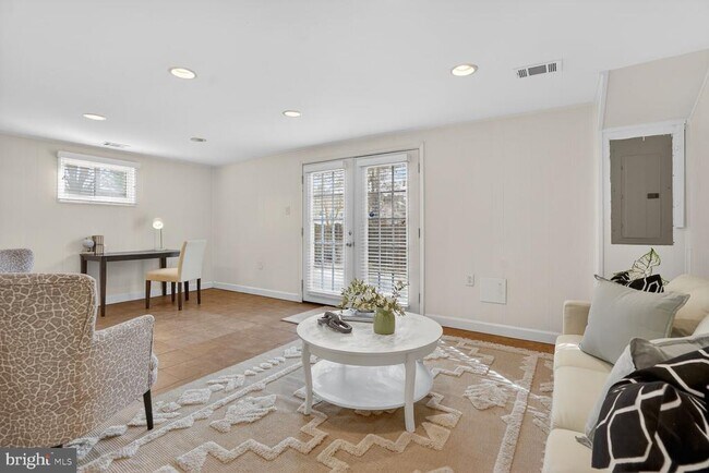 Building Photo - 6015 Ticonderoga Ct