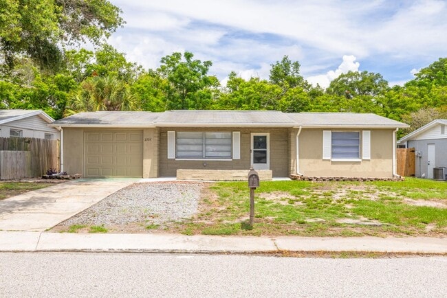 Building Photo - 3304 Bluebird Dr