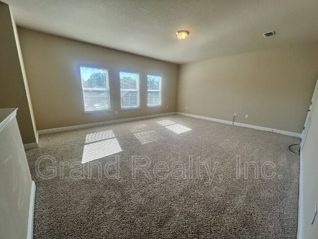 Building Photo - 4512 Oak Orchard Cir