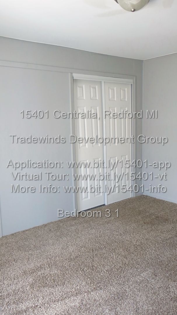 Building Photo - 15401 Centraila 4BR Home - New LVP Floors/Fresh Paint - Redford - 48239