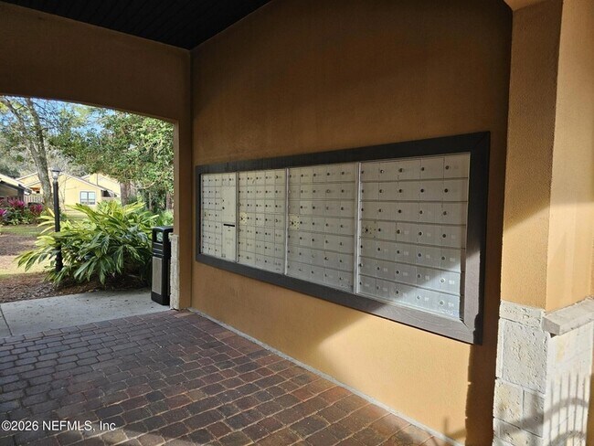 Building Photo - 935 Seashell Ln