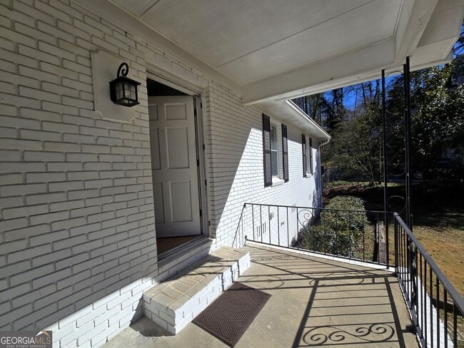 Building Photo - 2015 Gibralter Way