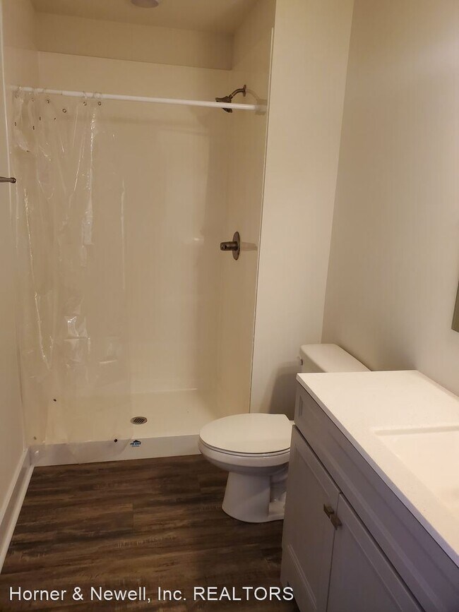 Building Photo - 3 br, 2.5 bath House - 604 4th Street