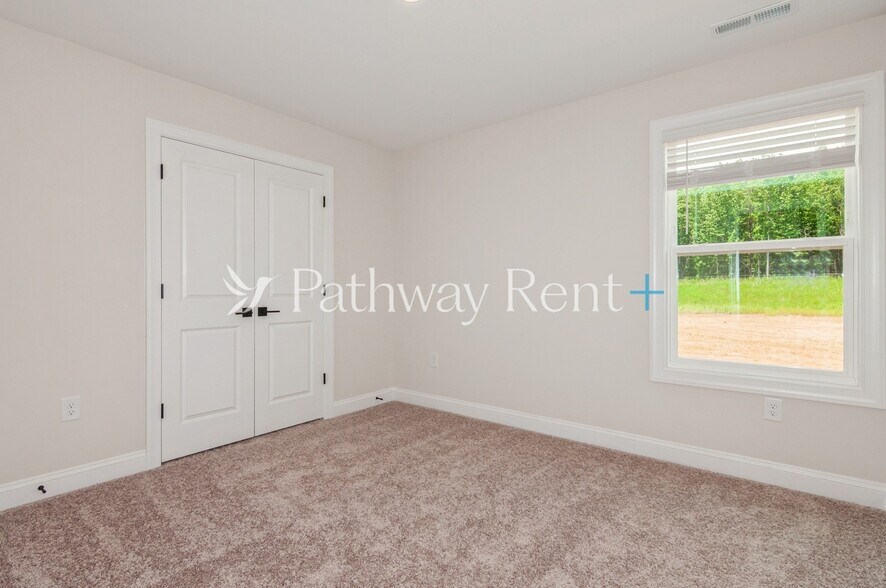 Building Photo - 107 Sandypark Ct