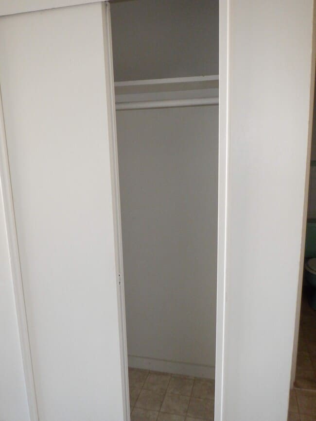 Building Photo - 490 Tolland St