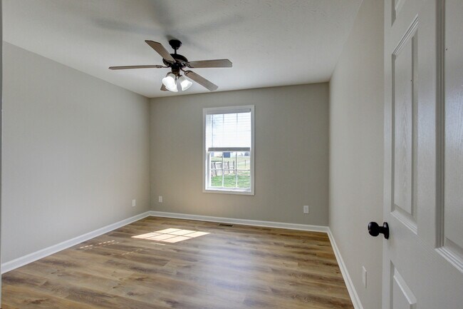 Building Photo - 51 Winding Oaks