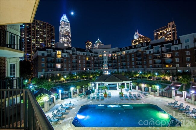 Building Photo - 300 W 5th St