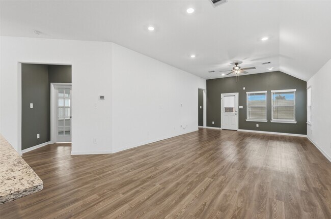 Building Photo - 32322 Melbrooke Dr