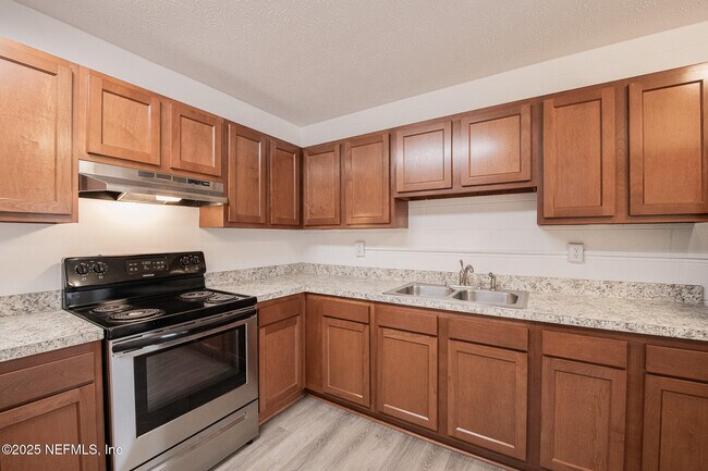 Building Photo - 1217 Park Ave