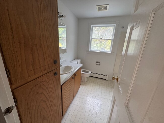 Building Photo - $3,500 5BD/2BA Single Family Home Scarborough - Available 6/1
