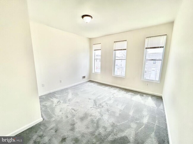 Building Photo - 2000 McHenry St