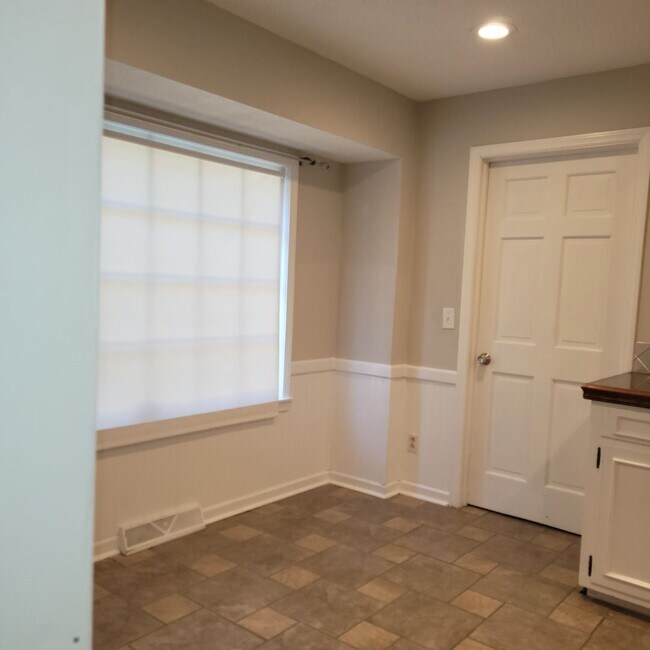 Building Photo - 3 br, 2.5 bath House - 14 Sorento Blvd.