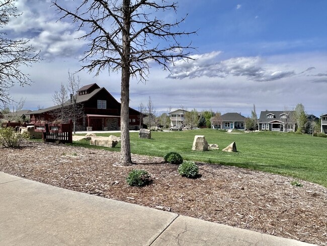 Building Photo - 2107 Sandbur Dr