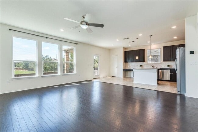 Building Photo - 815 Sandhill Branch Dr