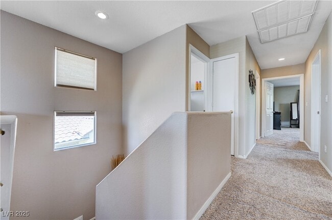 Building Photo - 1014 Vanier Ct