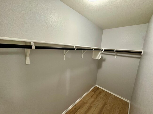 Building Photo - 5816 Knoll Pines Pass