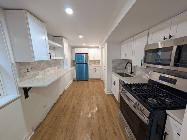 Building Photo - 3823 N Whipple St