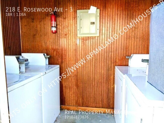 Building Photo - 218 E Rosewood Ave