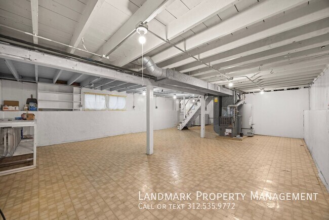 Building Photo - 3030 N Normandy Ave