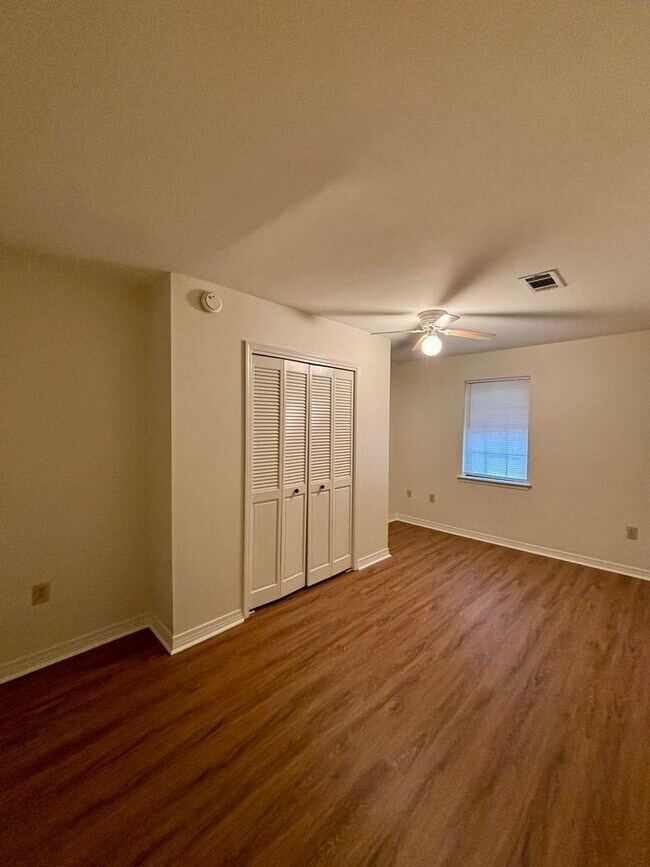 Building Photo - 5416 Heatherstone Dr