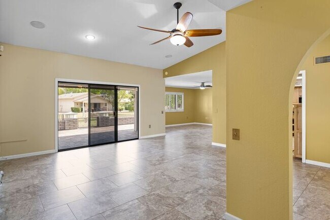 Building Photo - Your Oasis Awaits!