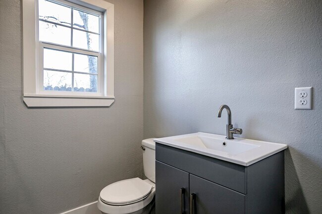 Building Photo - Must see this Renovated home located in Da...