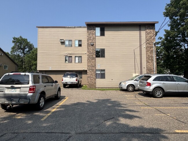 Building Photo - 750 5th St S