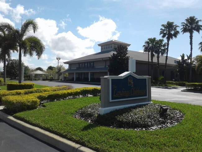 Building Photo - 2113 Sawgrass Ln