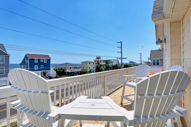 Building Photo - 1401 S Shore Dr