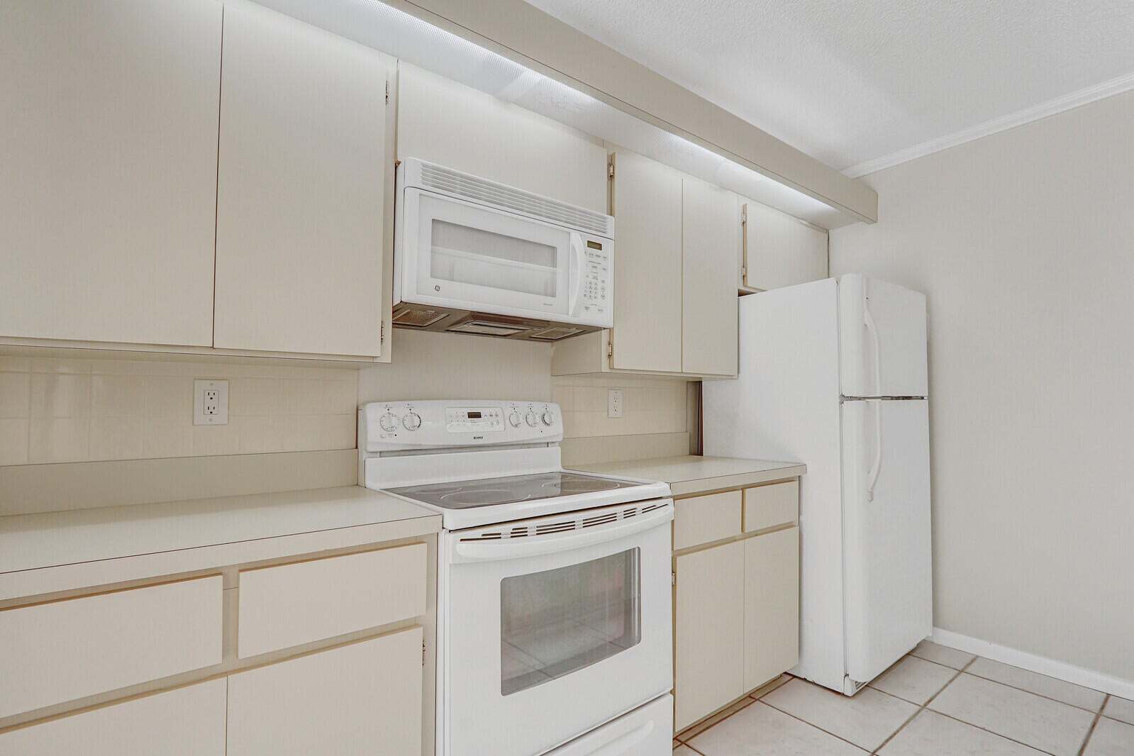 Building Photo - 3026 30th Ct