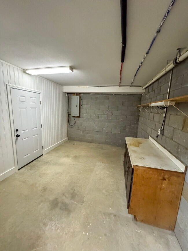 Building Photo - 74 Lockes Way