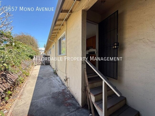 Building Photo - 1657 Mono Ave