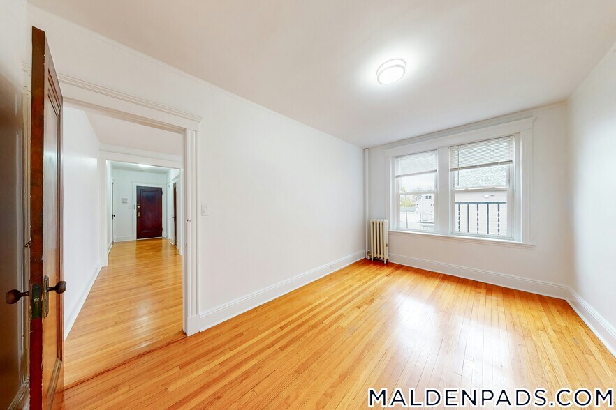 Building Photo - 170 Maple St