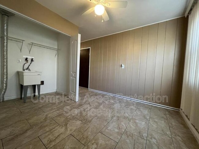 Building Photo - 7728 Catalpa Ave