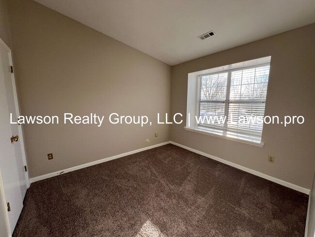 Building Photo - One Level Living in Convenient Roanoke Loc...