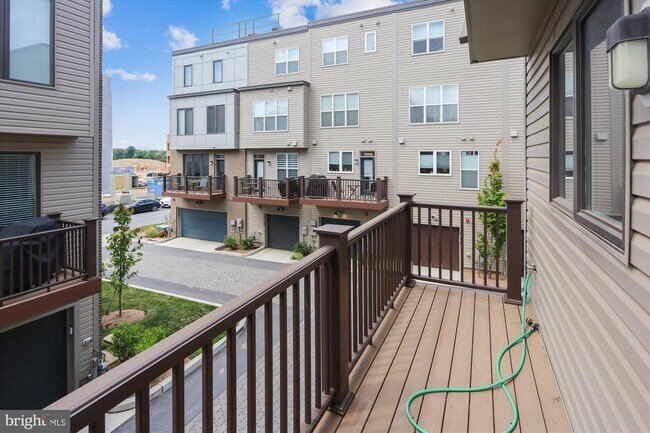 Building Photo - 8060 Red Hook St