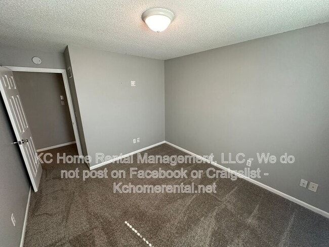 Building Photo - 3304 NW 84th Terrace