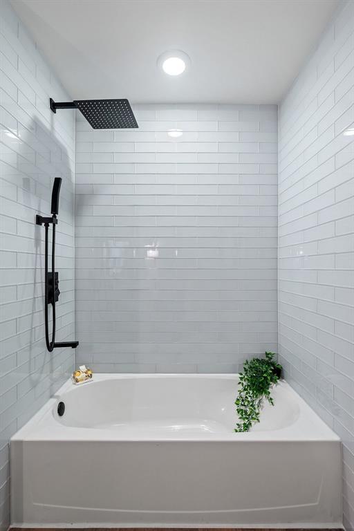 Building Photo - 2450 Wickersham Ln