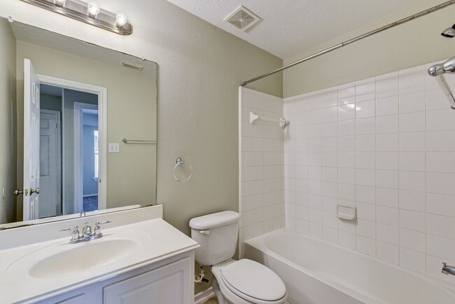 Building Photo - Gorgeous 3bed/2.5bath home!