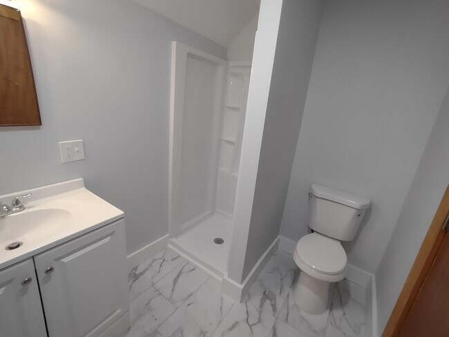 Building Photo - 109 Pleasant St