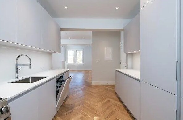 Primary Photo - 7 Forest St