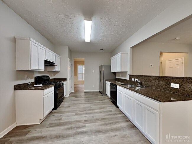 Building Photo - 100 Plumeria St