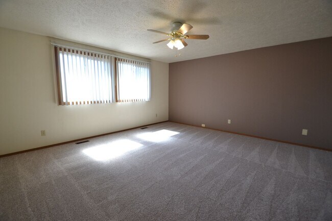 Building Photo - 2220 Piros Dr